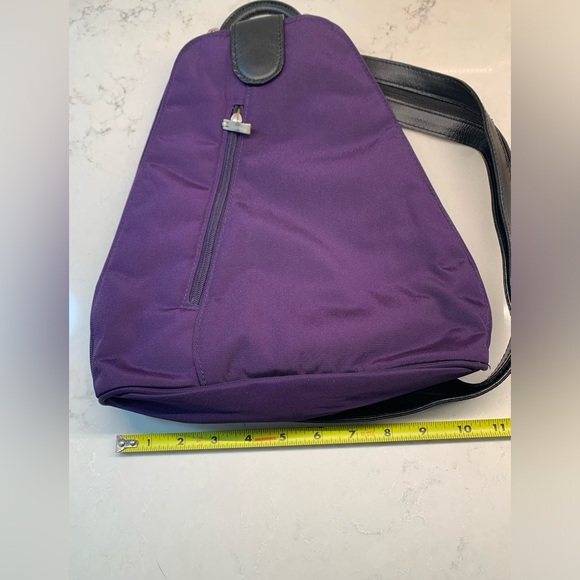 Baggallini Purple Nylon Black Sling Bag - Picture 4 of 5